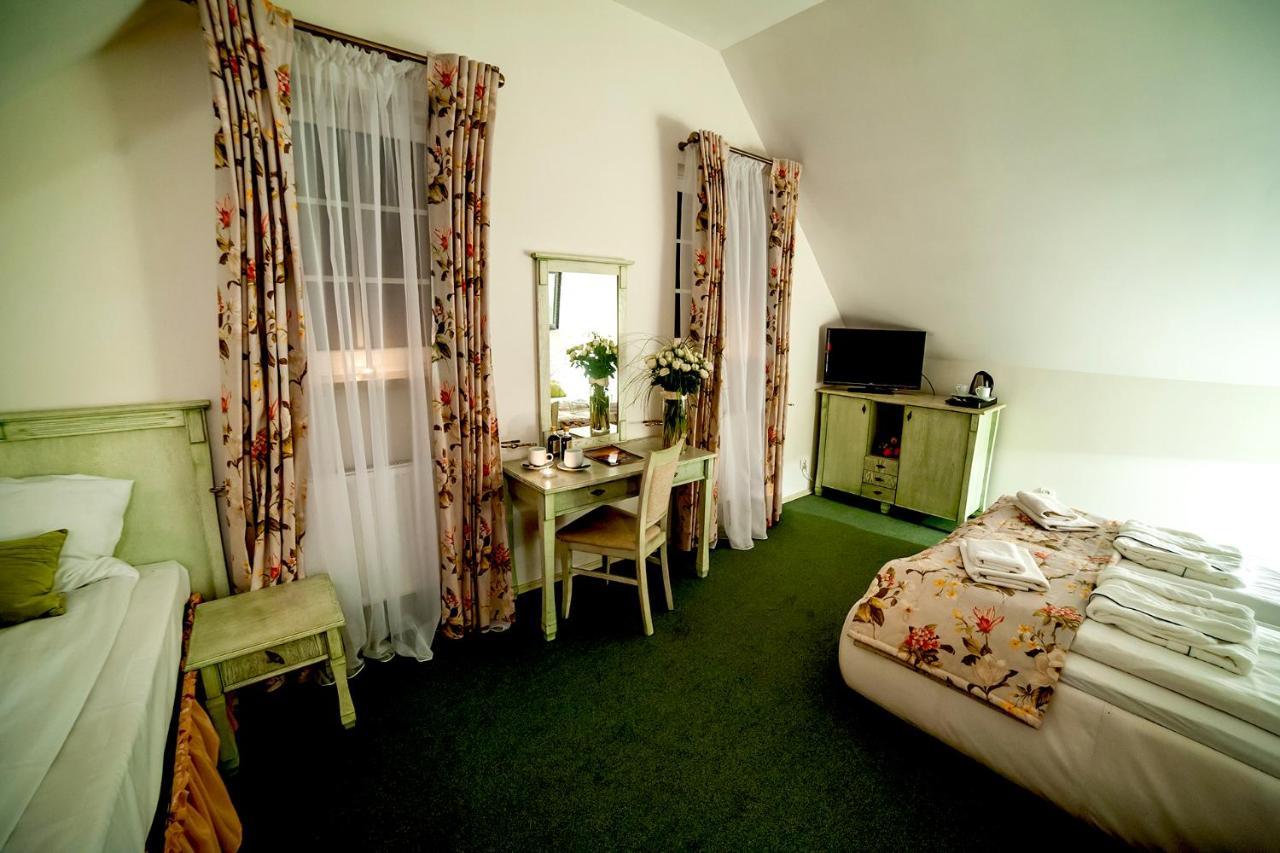 Hotel Osada Dankow Miłomłyn Esterno foto